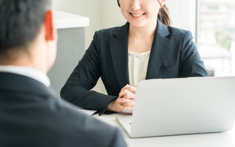 女性コンサルタント